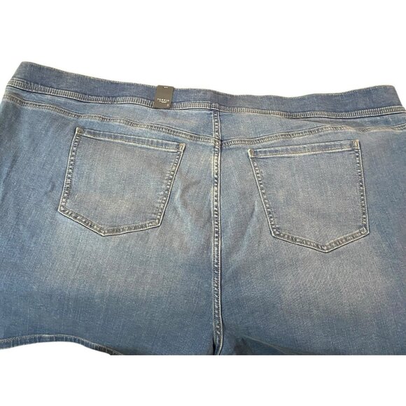 Torrid Womens Plus Size Denim Shorts 5X NWT Medium Wash 5-Pocket Stretch Casual - Picture 5 of 5